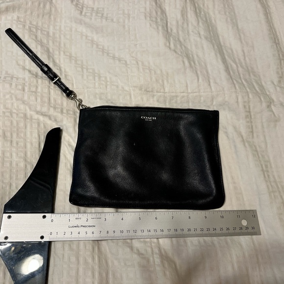 Coach Black Leather clutch / wristlet Bag Flawed - Picture 1 of 6